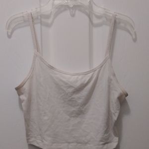 2/$15😸basic white cropped tank